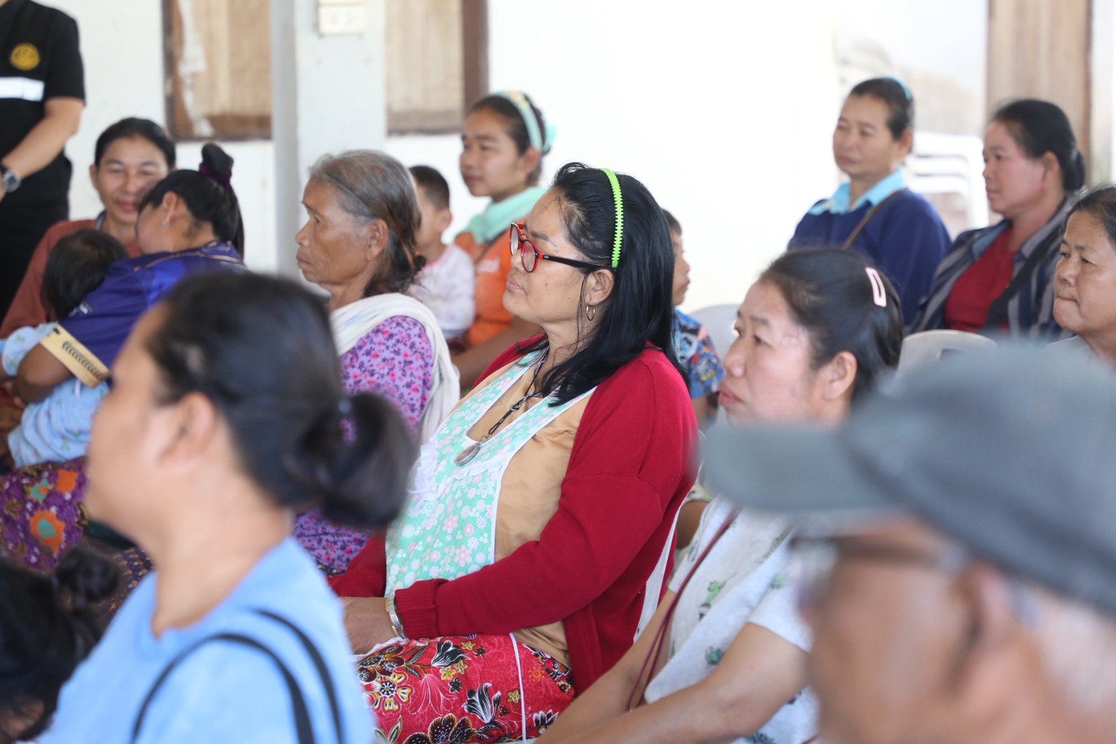 title - เลขาฯ ส.ป.ก. รุดให้กำลังใจพี่น้องเกษตรกรในเขตปฏิรูปที่ดินพื้นที่ชายแดนอุบลฯ ใกล้จุดสู้รบเพียง 7 กม.